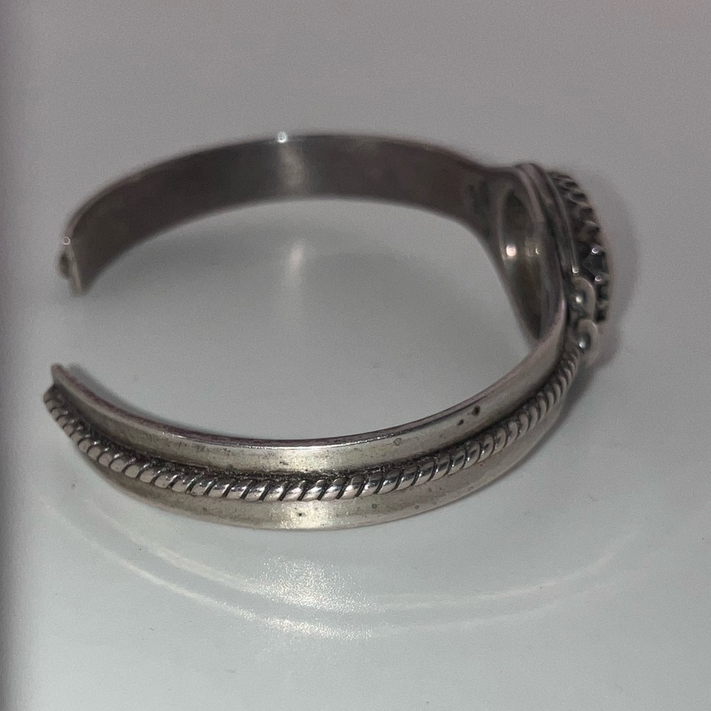 Sterling Silver Mother of Pearl Cuff Native American Vintage Bracelet - Picture 3 of 6